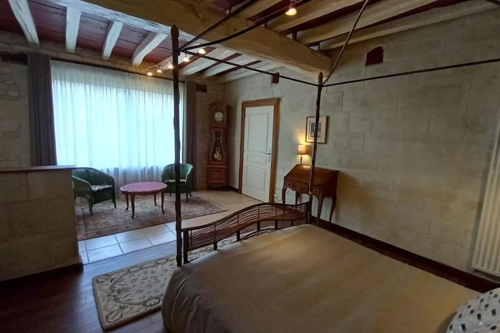 Le Logis De La Tour Villa Loudun Exteriör bild